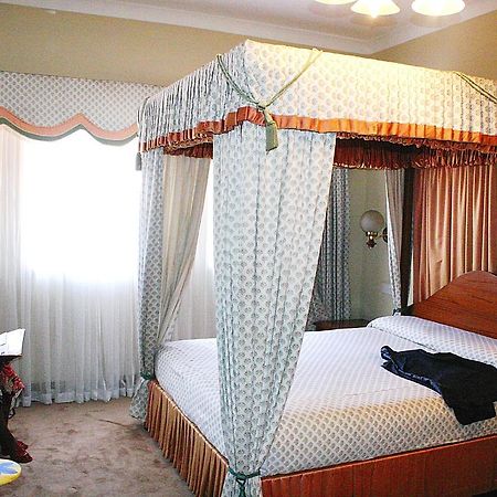 Grand Imperial Hotel คัมพาลา ภายนอก รูปภาพ